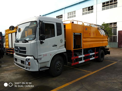 東風(fēng)吸糞車廠家直銷生產(chǎn)基地 在線咨詢